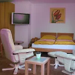 Schwahn Apartment *